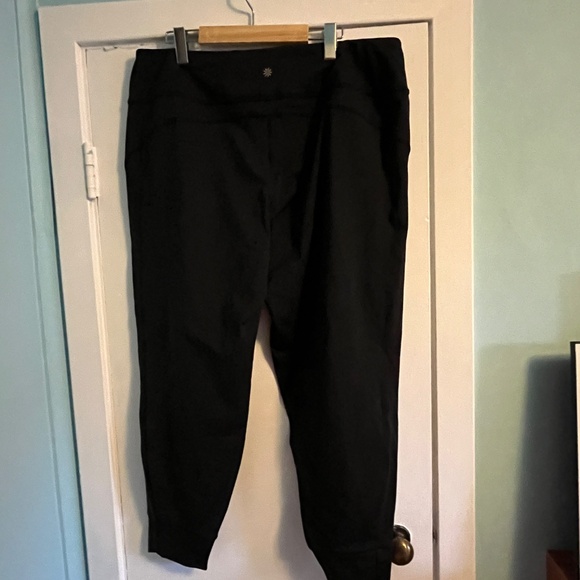 Athleta Ranier Jogger, Black, 1X - Picture 4 of 10